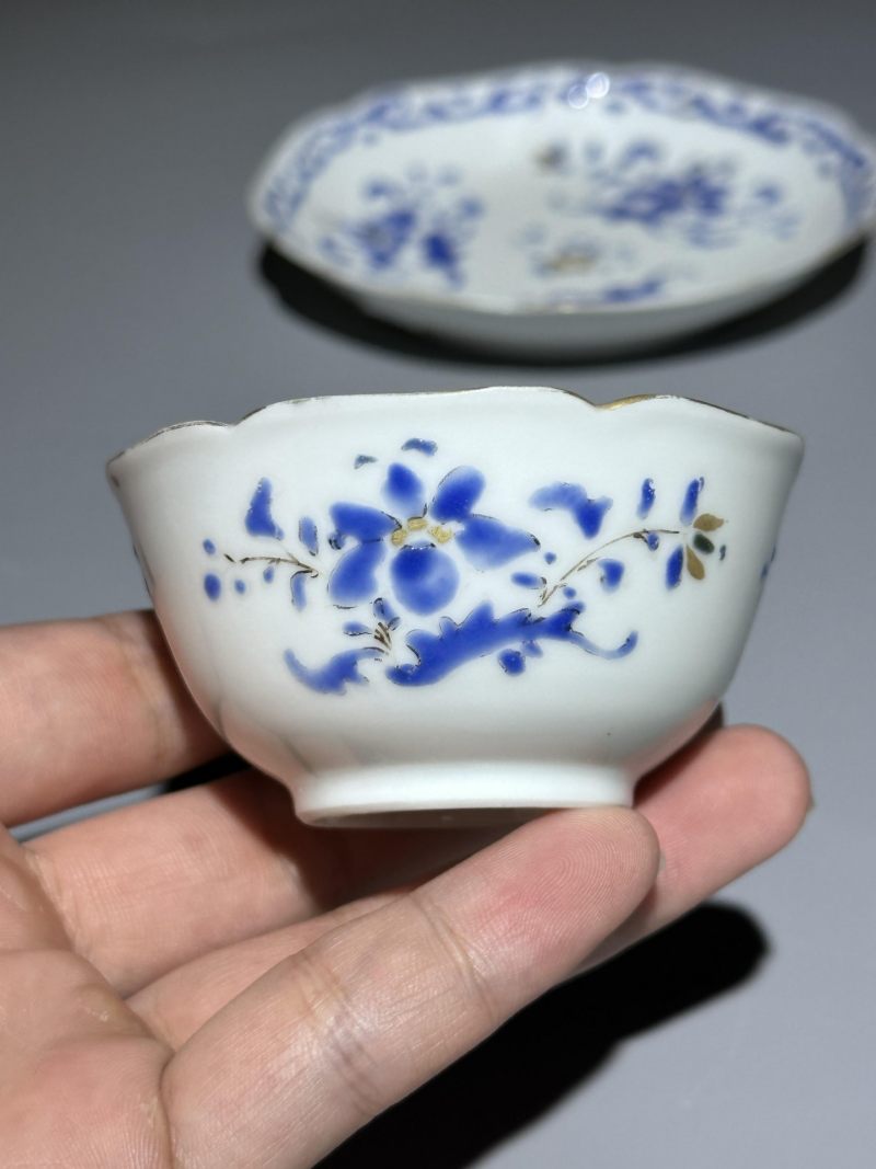    清乾隆 蓝料花卉纹杯碟一组两件 - 图9