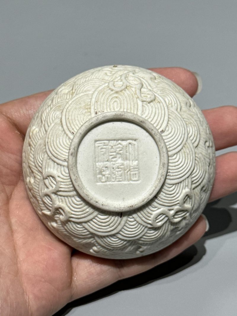    清晚期 素胎浮雕海水云龙纹印泥盒 - 图8