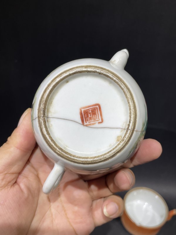 清 粉彩茶壶 杯子 盖 一组八件 - 图9