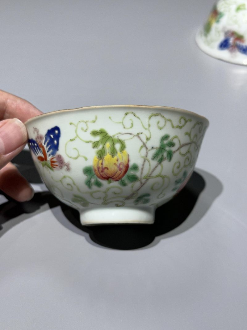    民国 粉彩瓜蝶连绵茶圆一对 - 图5