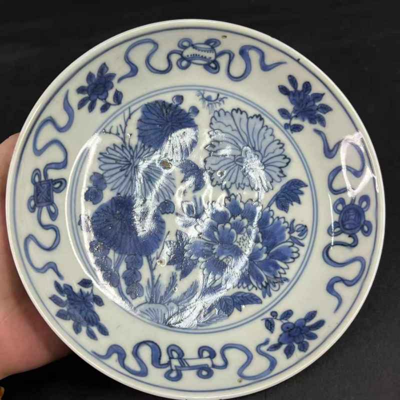 明 青花花卉纹盘 - 图4