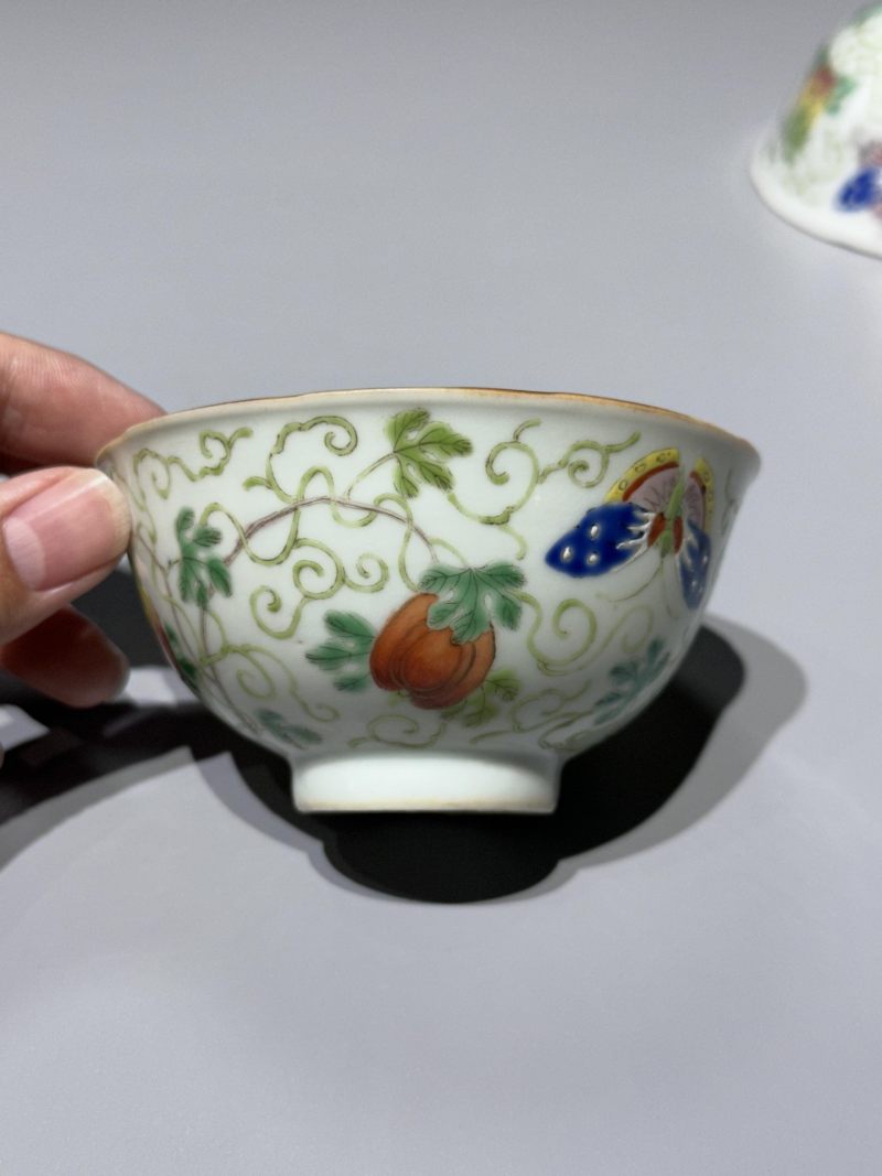    民国 粉彩瓜蝶连绵茶圆一对 - 图6