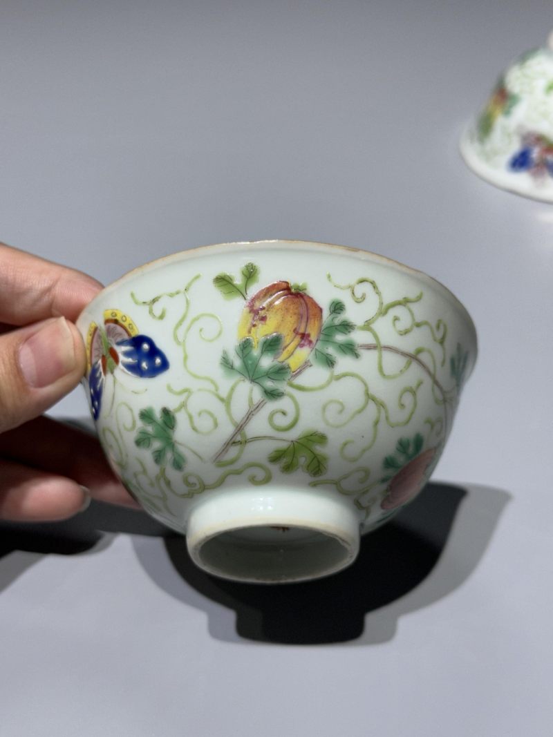    民国 粉彩瓜蝶连绵茶圆一对 - 图7
