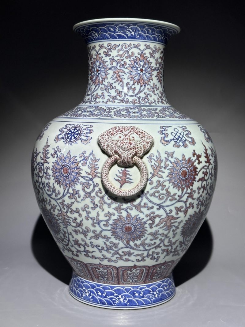    青花釉里红缠枝莲八宝纹象耳尊 - 图7