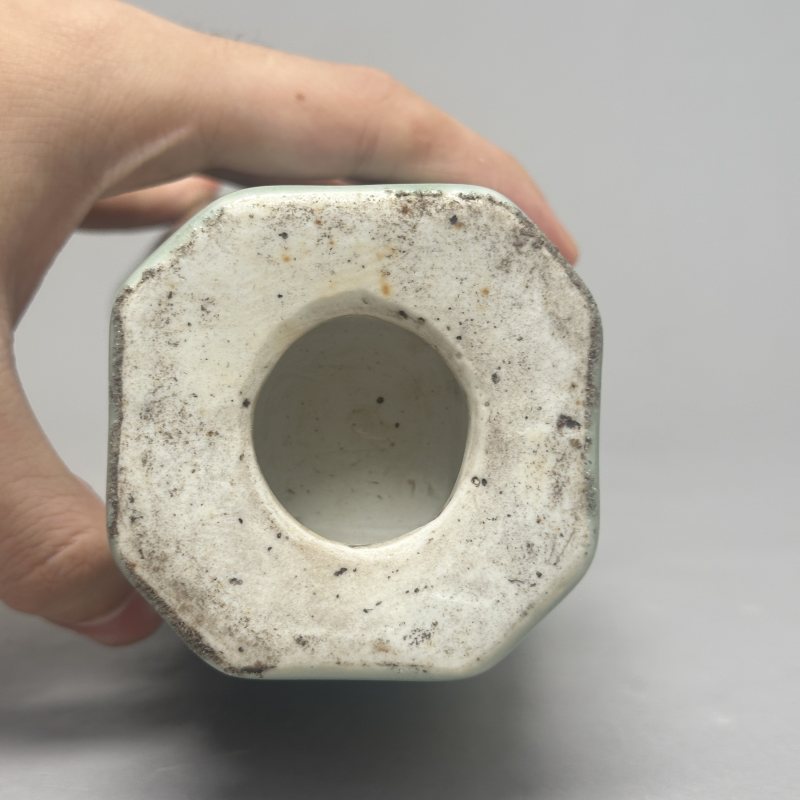 清中期 青花粉彩八方棒槌瓶 - 图5