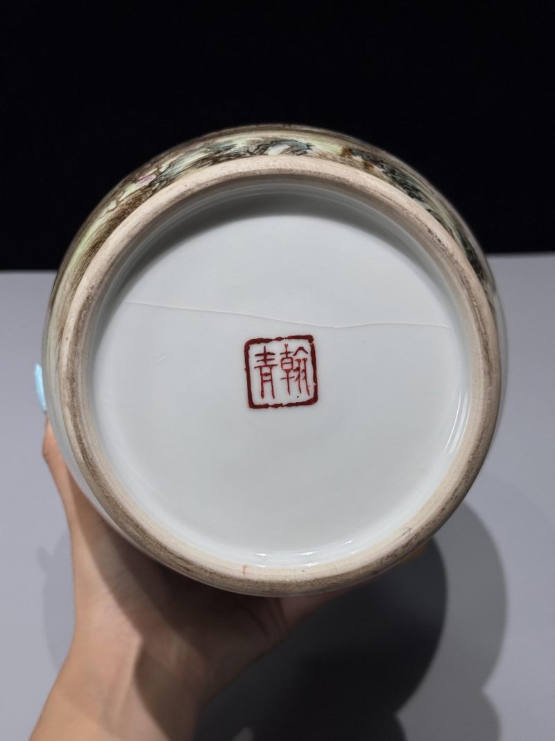    余翰青作品 粉彩雄鸡报春纹赏瓶 - 图3