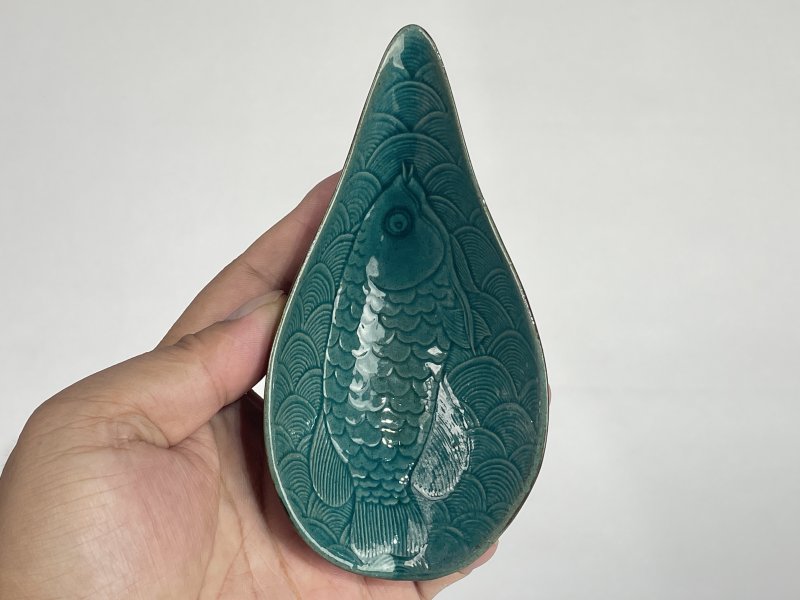 清 外紫金釉内松石绿釉模印海水鱼纹茶则 - 图5