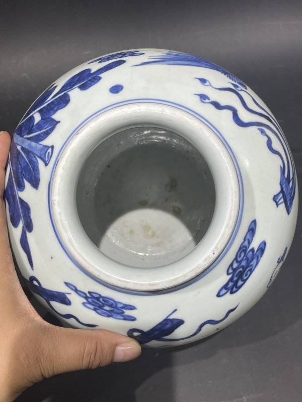 解放后 青花麒麟送子图罐 - 图6