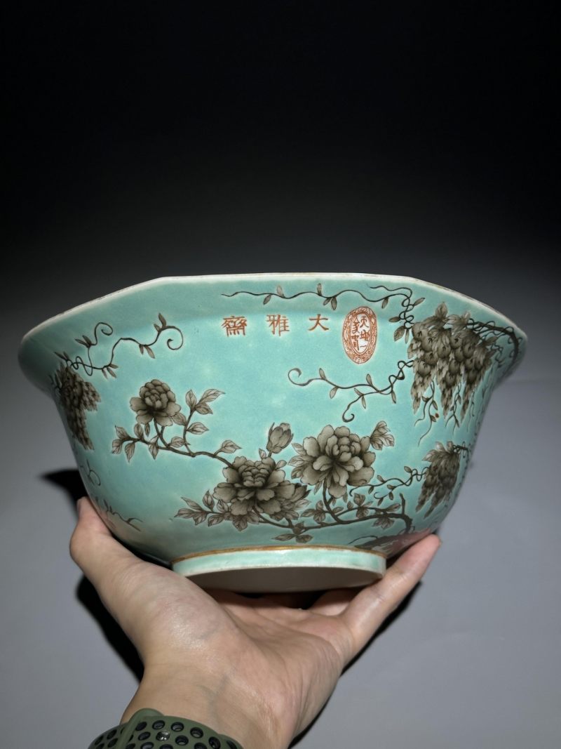    清光绪 大雅斋款 松石绿地花鸟纹花口碗 - 图6