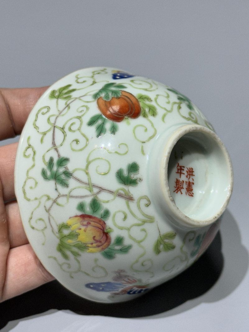    民国 粉彩瓜蝶连绵茶圆一对 - 图10