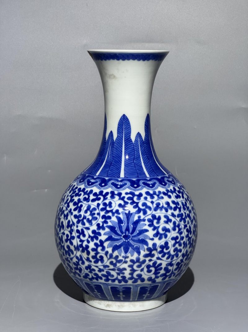    青花缠枝宝相花纹赏瓶 - 图5