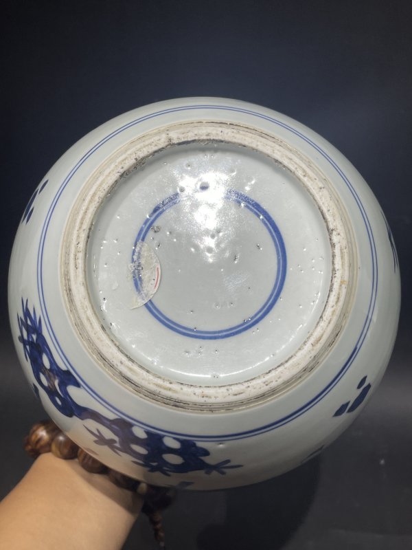 解放后 青花麒麟送子图罐 - 图7