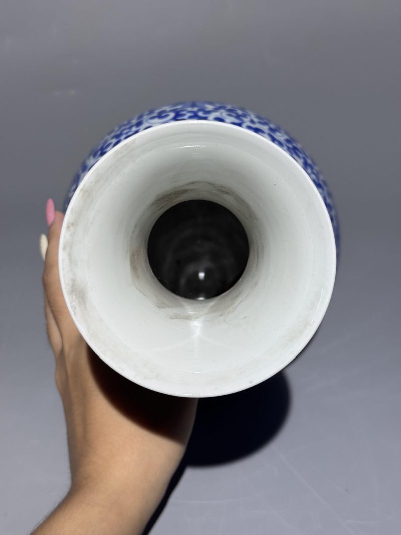    青花缠枝宝相花纹赏瓶 - 图6