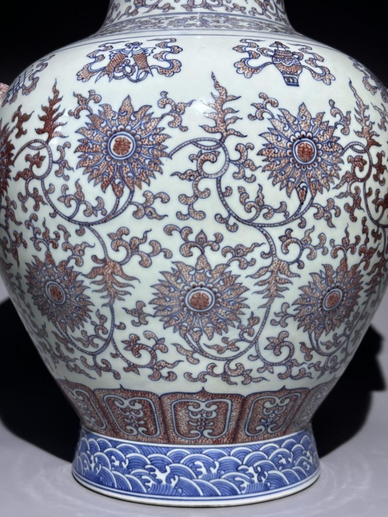   青花釉里红缠枝莲八宝纹象耳尊 - 图11