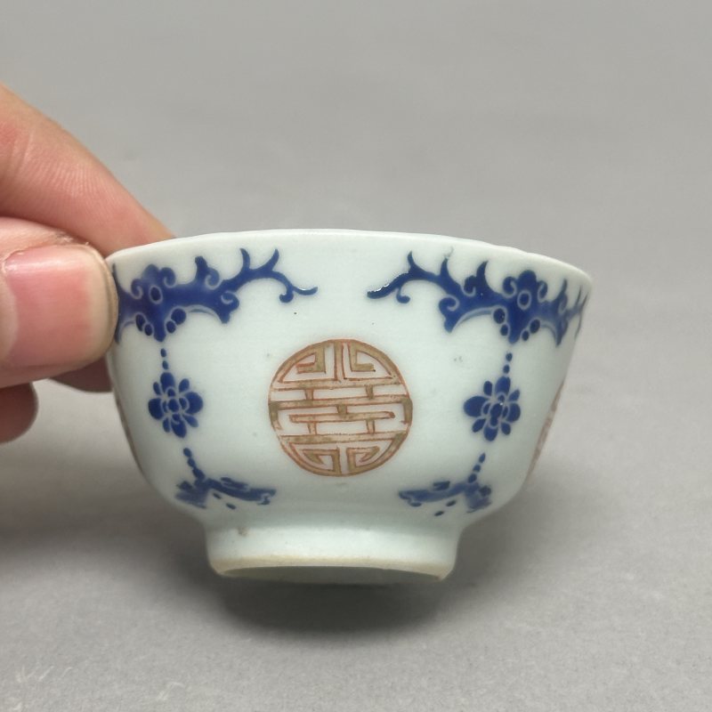 清雍正 蓝料彩蝙蝠团寿纹茶圆 - 图2
