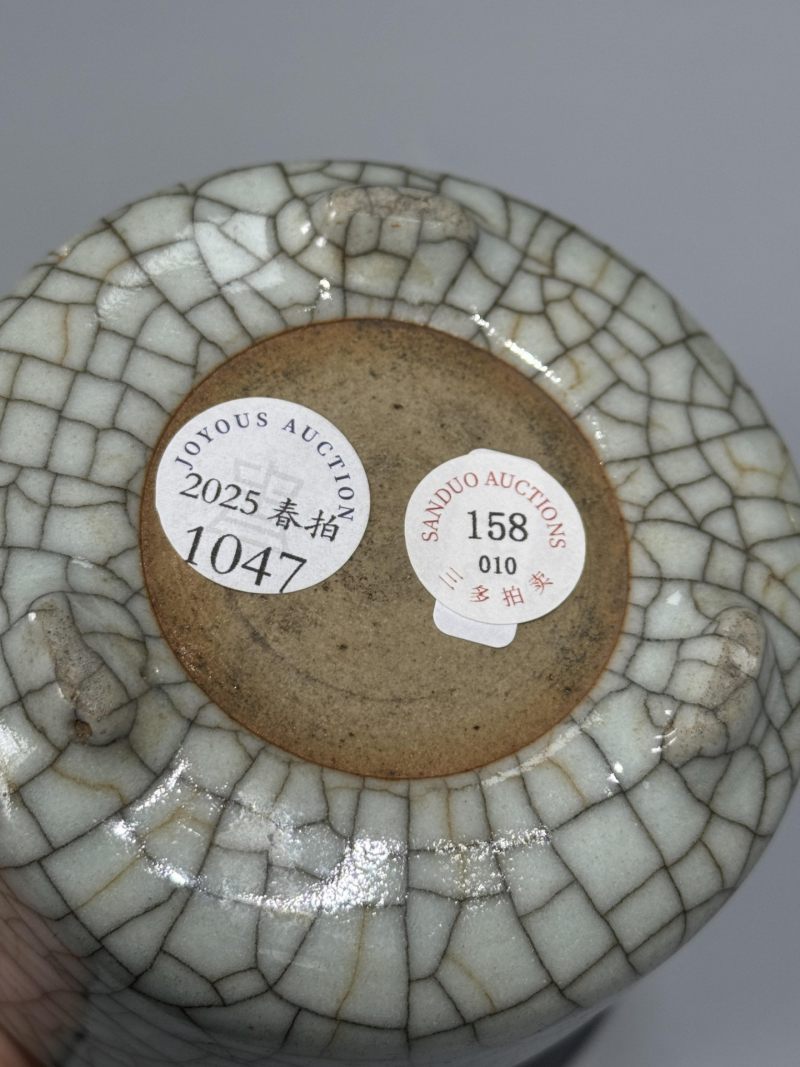    清乾隆 哥釉三足筒炉 带底座 - 图7