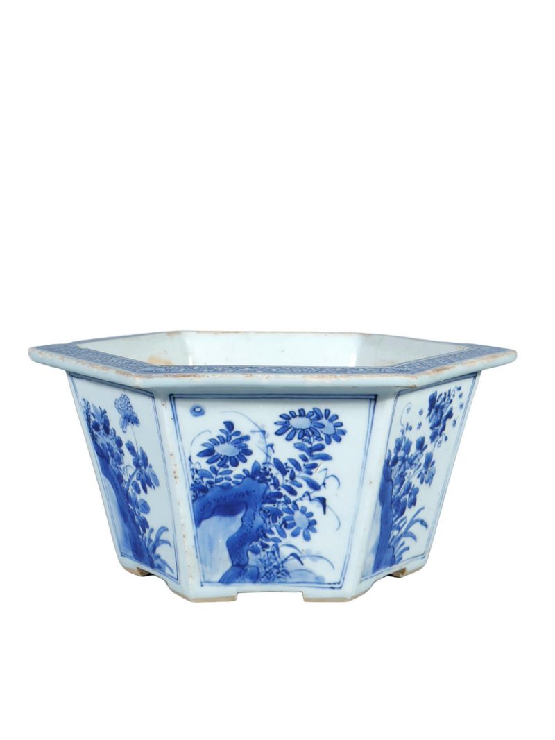    清康熙 青花花卉纹六方花盆 - 图1