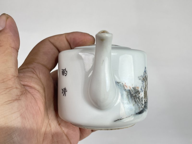 民国 粉彩山水诗文茶壶 - 图3
