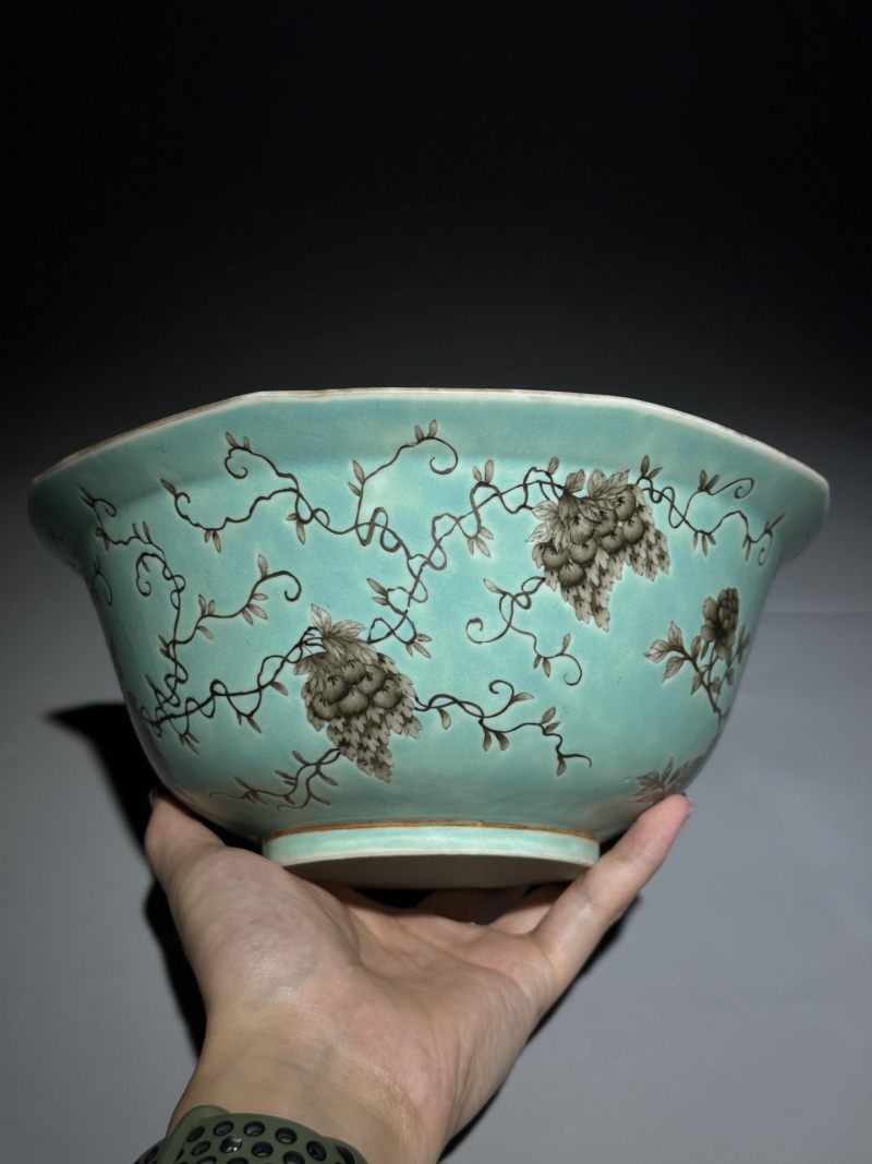    清光绪 大雅斋款 松石绿地花鸟纹花口碗 - 图9