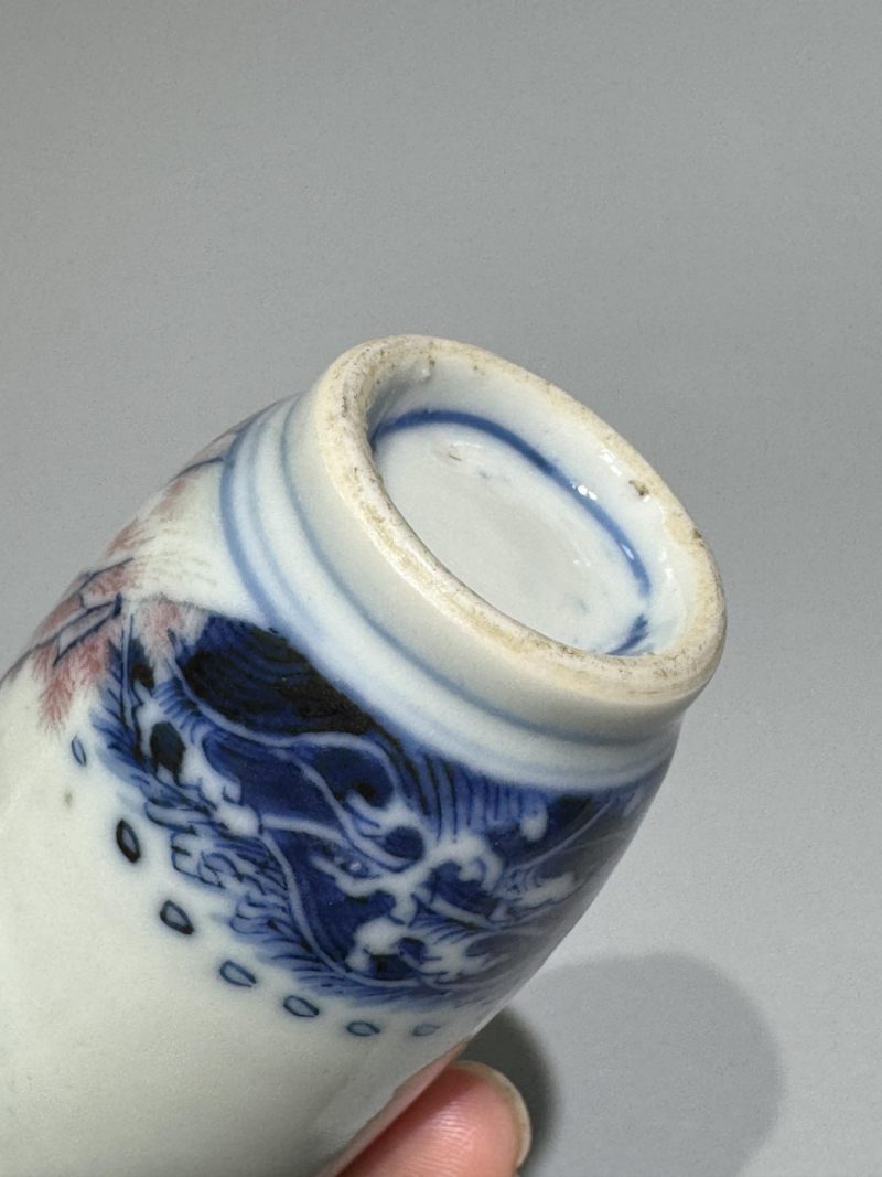    清道光 青花釉里红‘英雄独立’鼻烟壶 - 图7