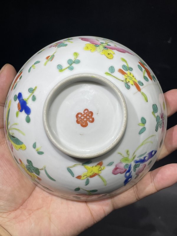 清晚期 粉彩花蝶纹碗 - 图6