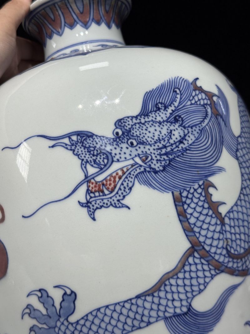    青花釉里红龙纹梅瓶 - 图8