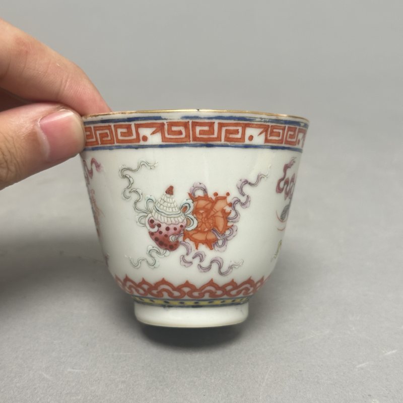 清光绪 粉彩佛家八宝纹杯 - 图2