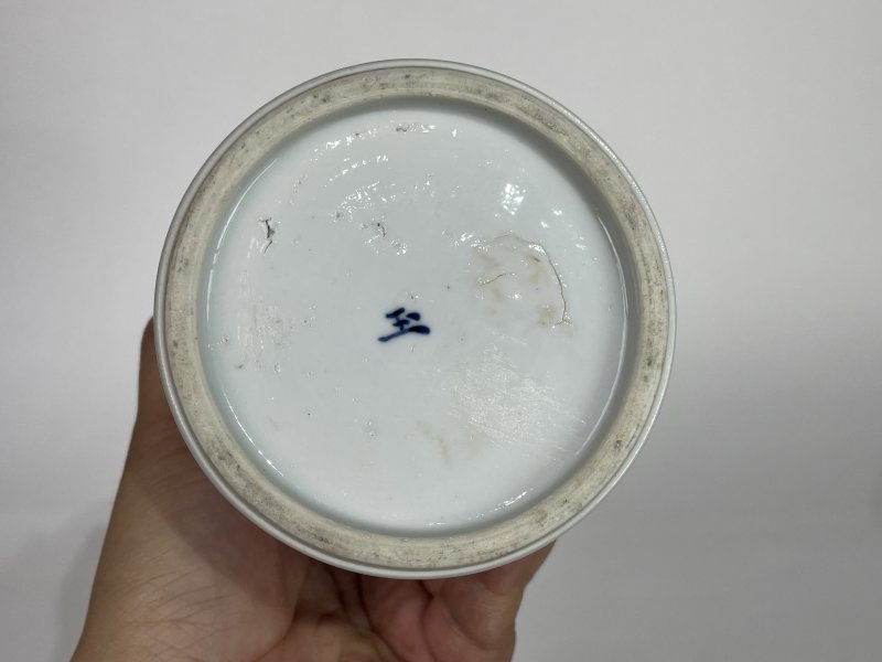 清康熙 青花开光人物图花觚 - 图8