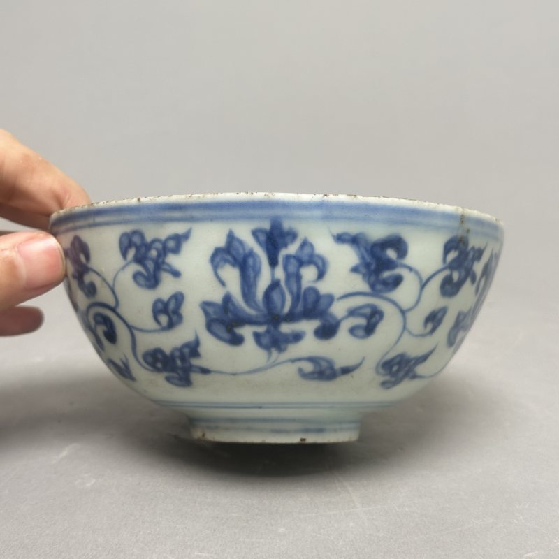 明早期 青花缠枝莲纹碗 - 图2