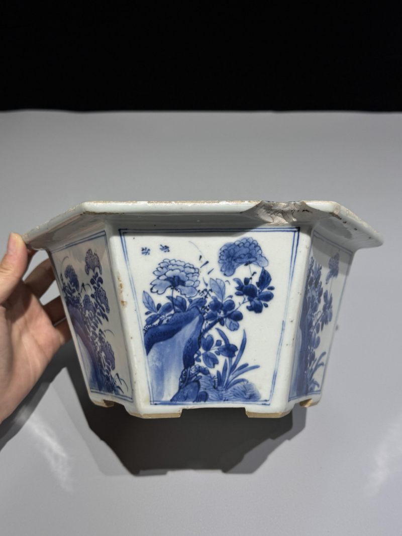    清康熙 青花花卉纹六方花盆 - 图5