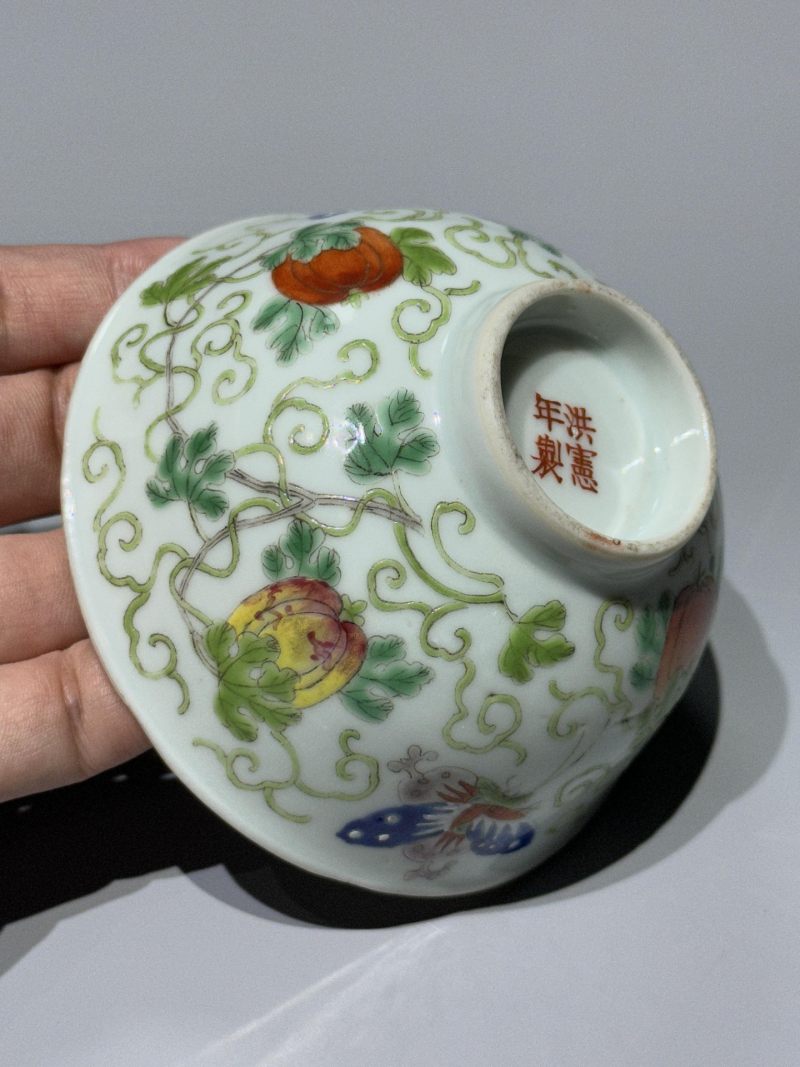    民国 粉彩瓜蝶连绵茶圆一对 - 图15