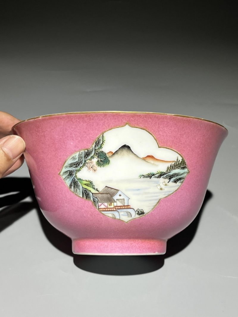    民国 胭脂红釉粉彩开窗山水纹杯一对 - 图6