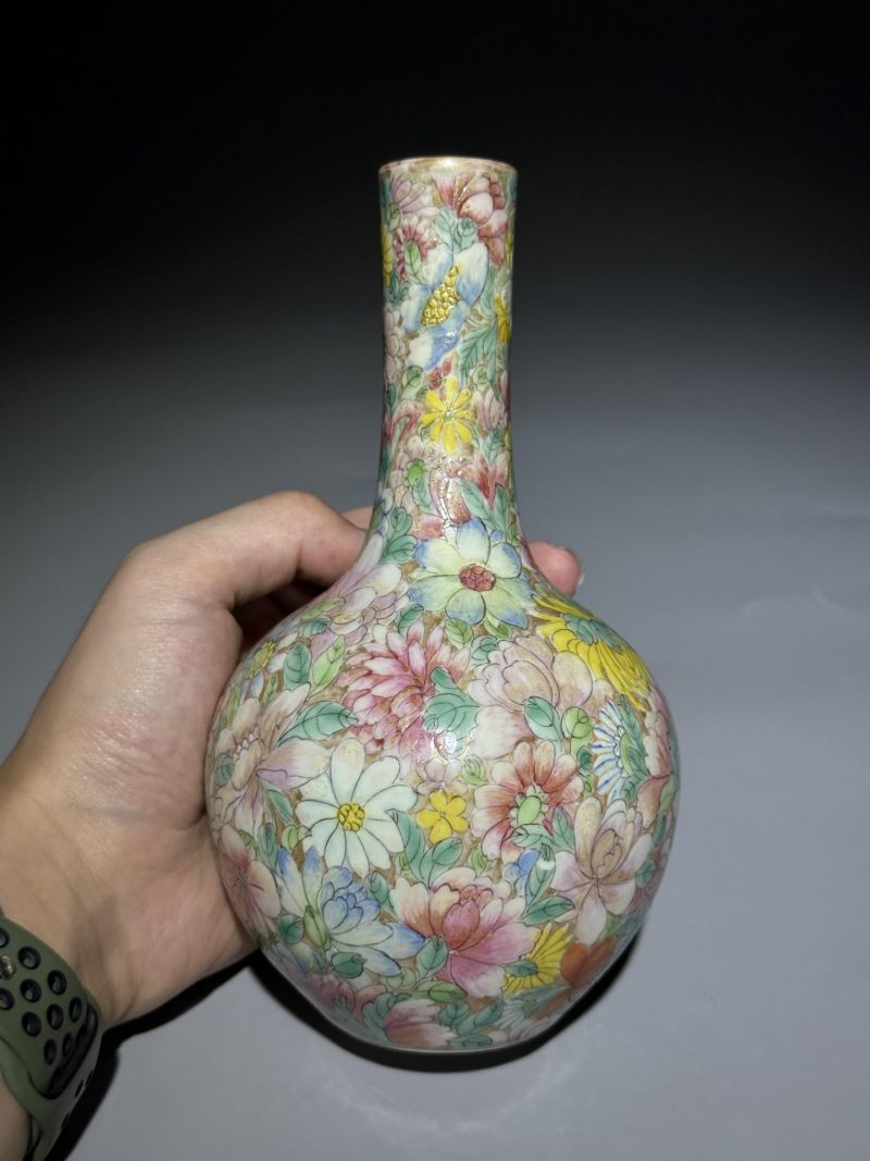    民国 粉彩百花不落地天球瓶 - 图3