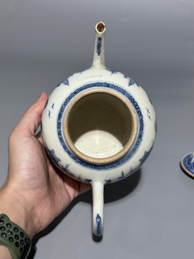    清乾隆 浆胎青花山水图茶壶 - 图3