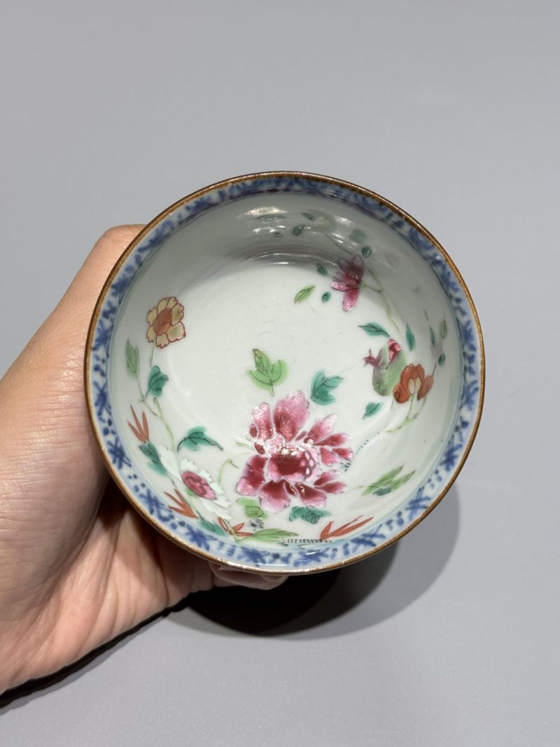    清乾隆 紫金釉粉彩花卉纹杯碟一组两件 - 图8