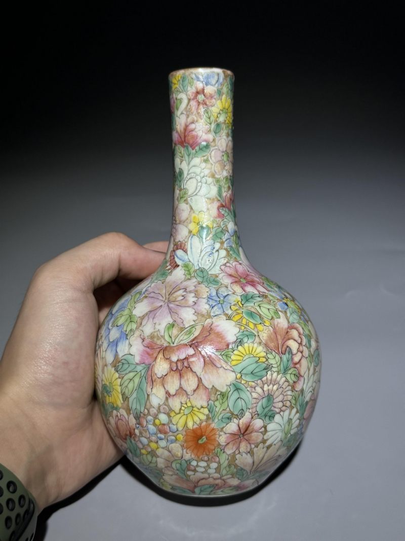    民国 粉彩百花不落地天球瓶 - 图4