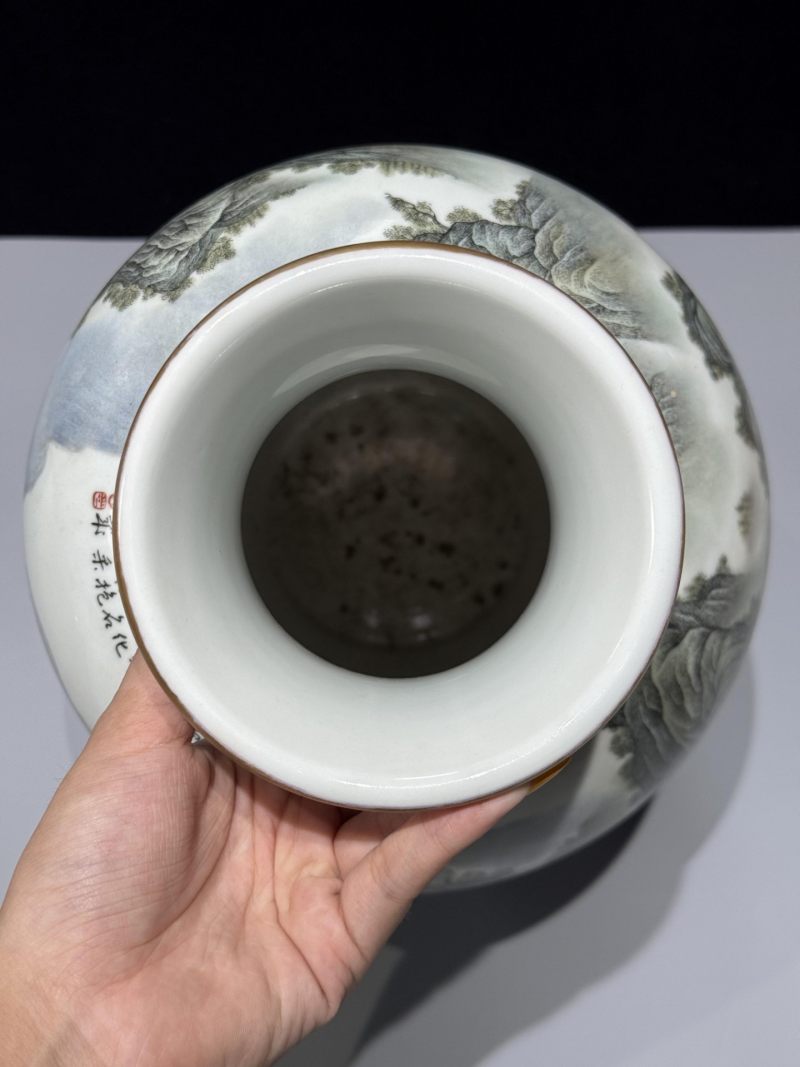    粉彩山水人物诗文瓶 - 图7