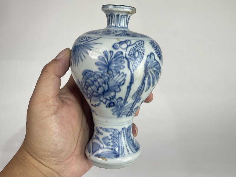 明万历 青花铁线描金梅瓶 - 图2