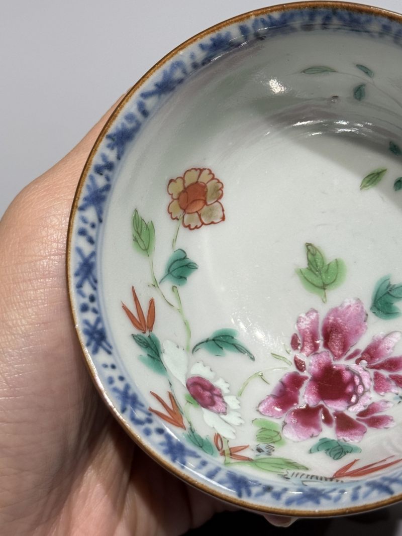    清乾隆 紫金釉粉彩花卉纹杯碟一组两件 - 图10
