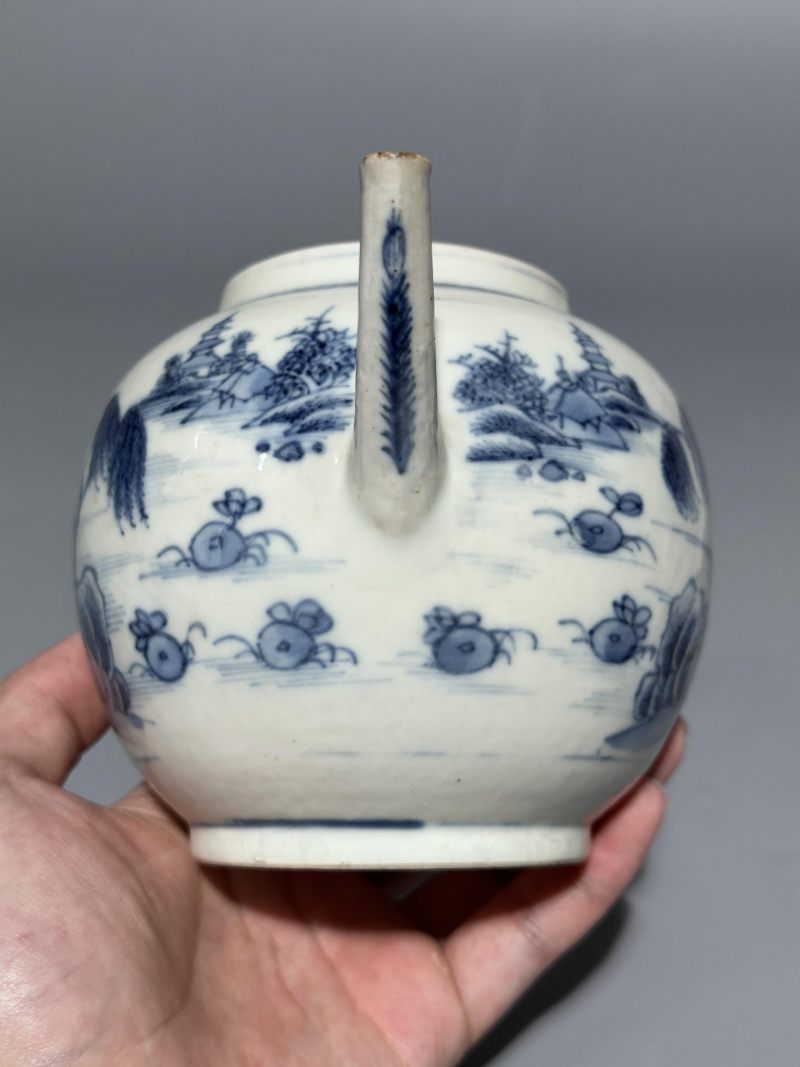    清乾隆 浆胎青花山水图茶壶 - 图6