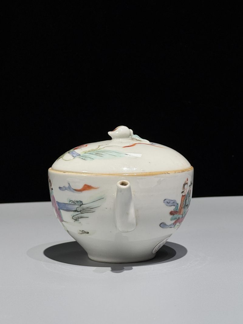    清道光 粉彩人物纹茶壶 - 图3