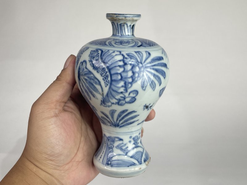 明万历 青花铁线描金梅瓶 - 图3