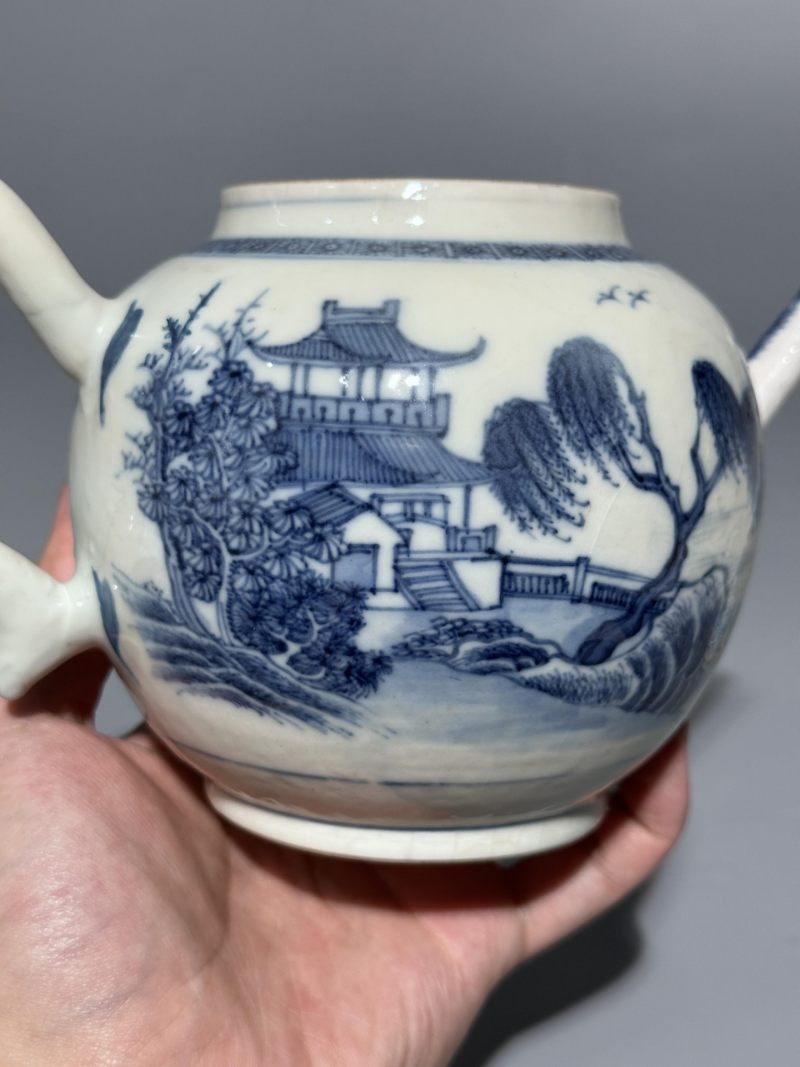    清乾隆 浆胎青花山水图茶壶 - 图7
