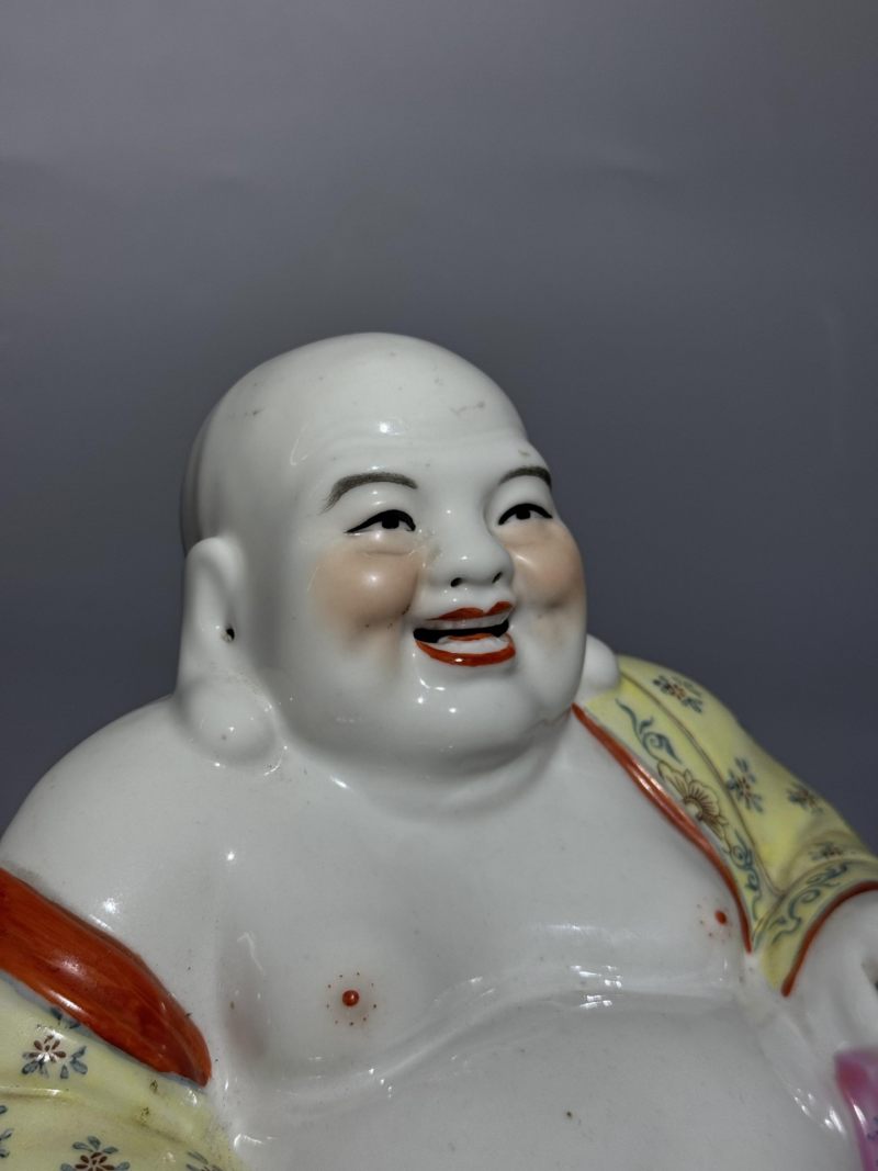    粉彩弥勒佛坐像 - 图8