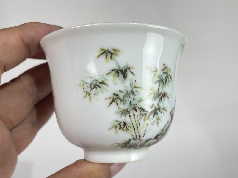 浅降彩 洞石花卉纹杯一对 - 图3