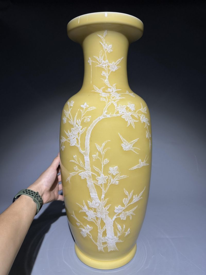    黄釉堆白花鸟纹花瓶 - 图7