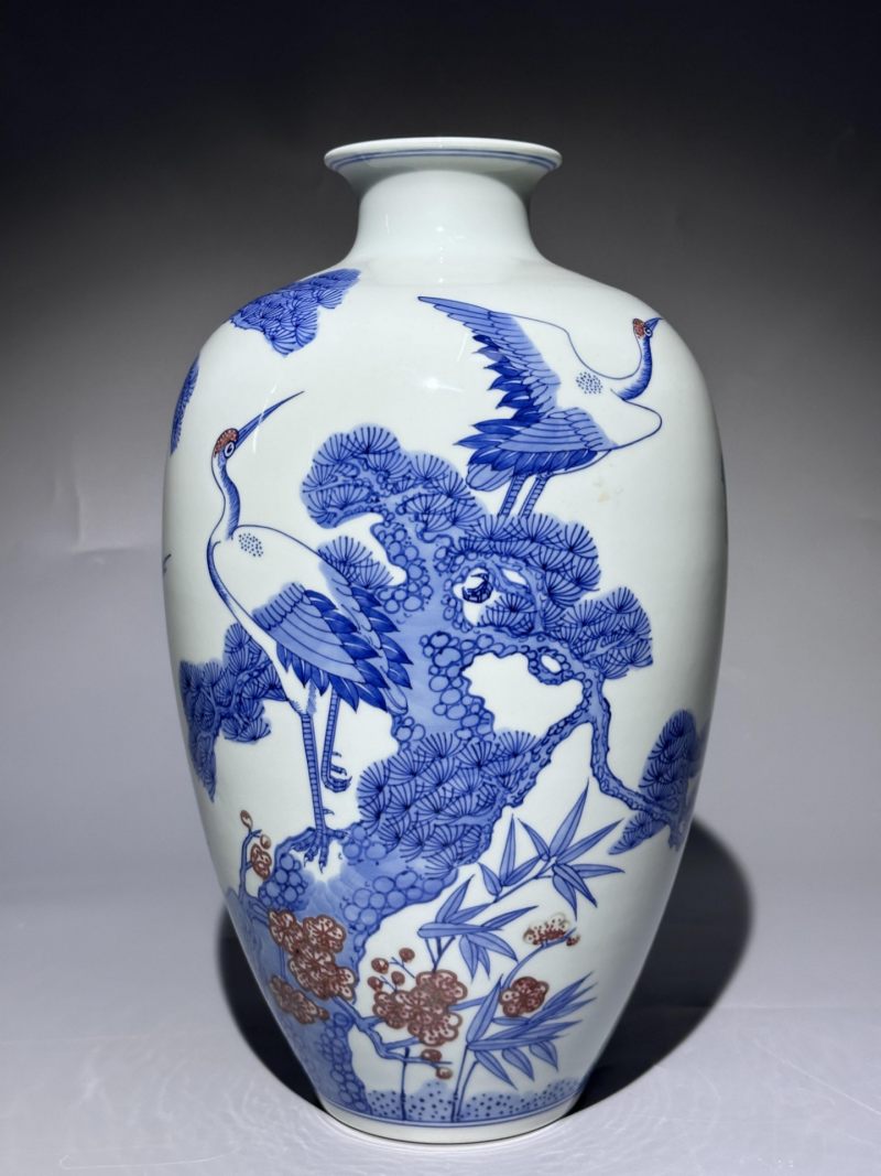    青花釉里红松鹤延年纹瓶 - 图8