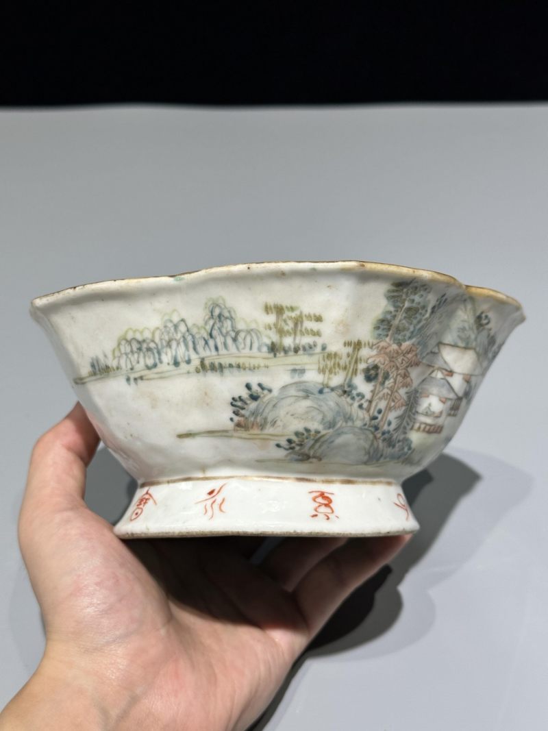    清晚期 浅降彩山水人物花口碗 - 图8