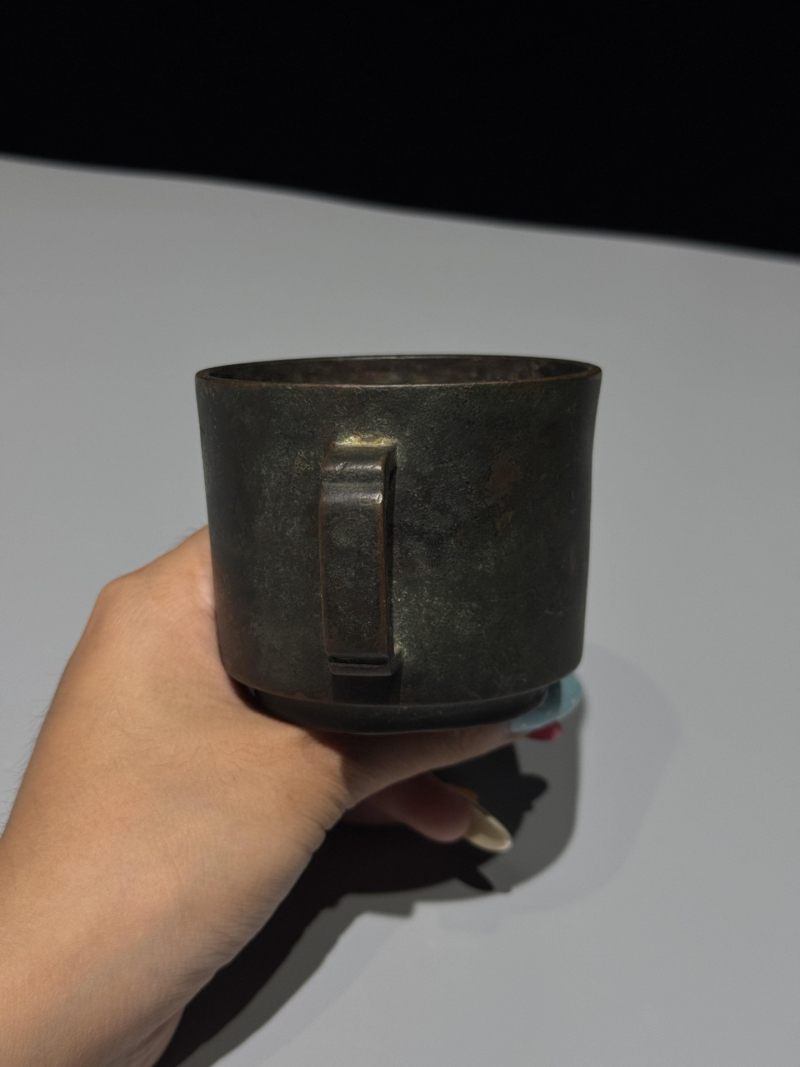    清 铜如意耳筒式炉 - 图5