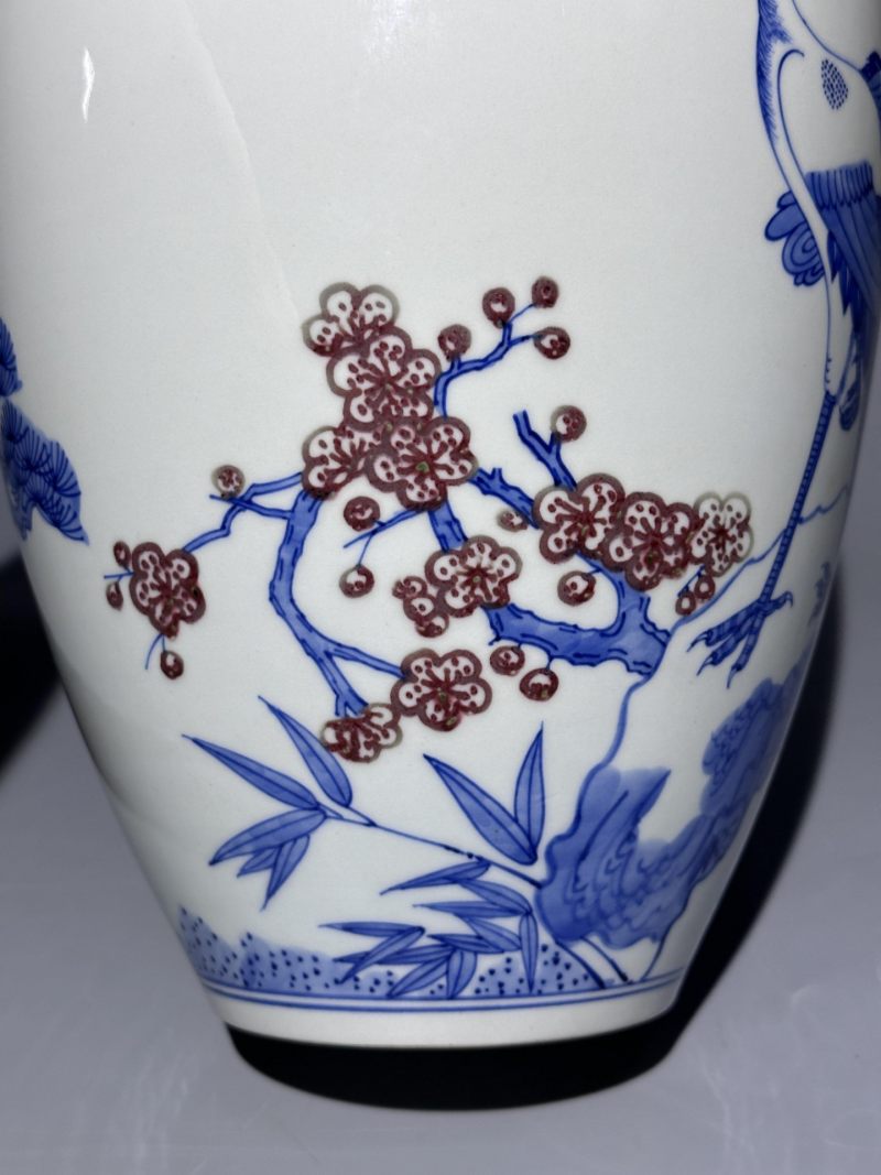    青花釉里红松鹤延年纹瓶 - 图9